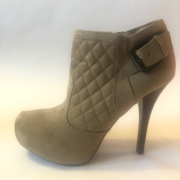 NEW Guess Platform Bootie - Suede, Zipper Tan - 8 - Picture 2 of 11